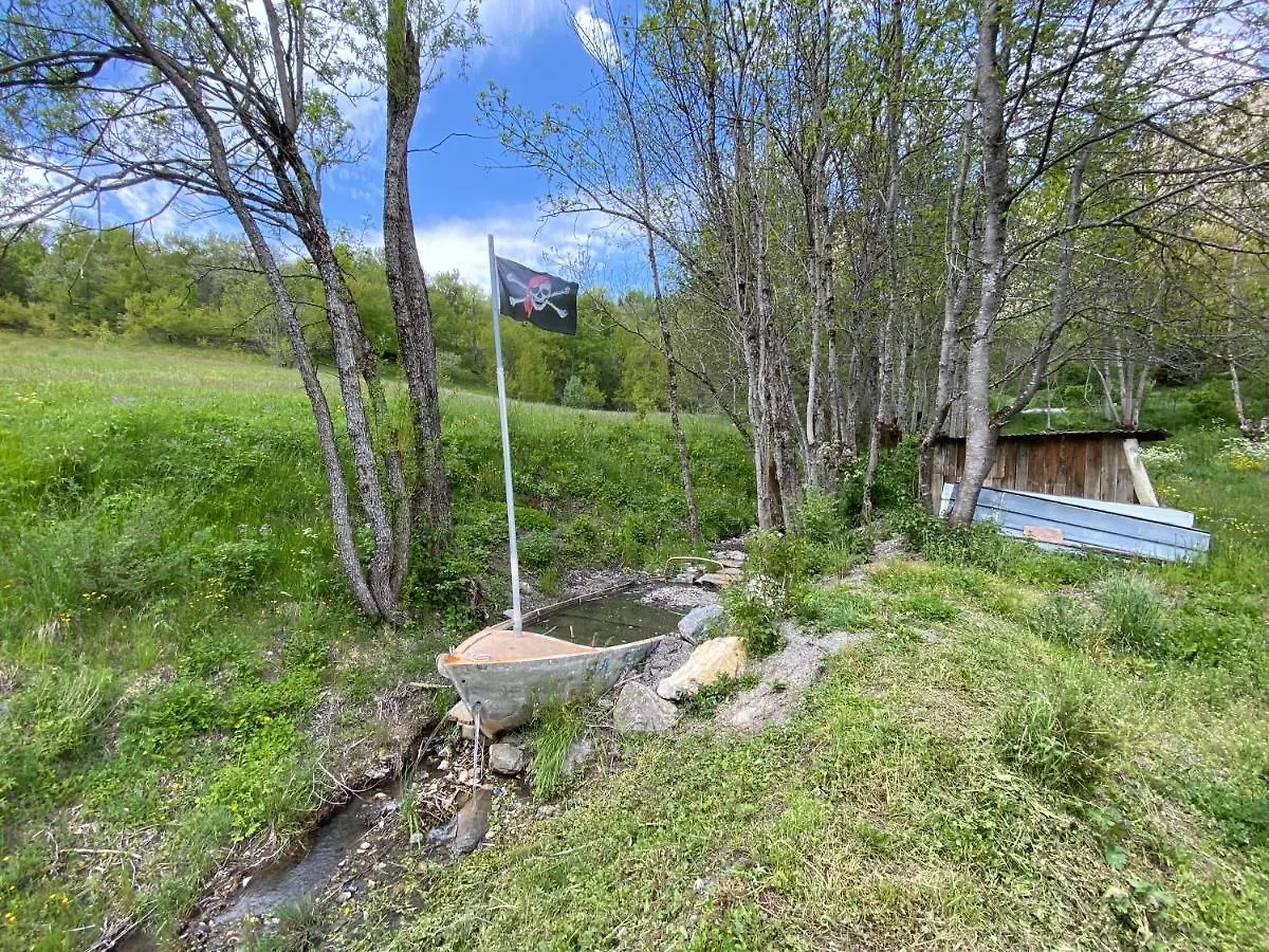 Le Blizzard Bel Appartement Avec Grande Terrasse Dans Vieille Ferme De Montagne Renovee Les Orres Lejlighed