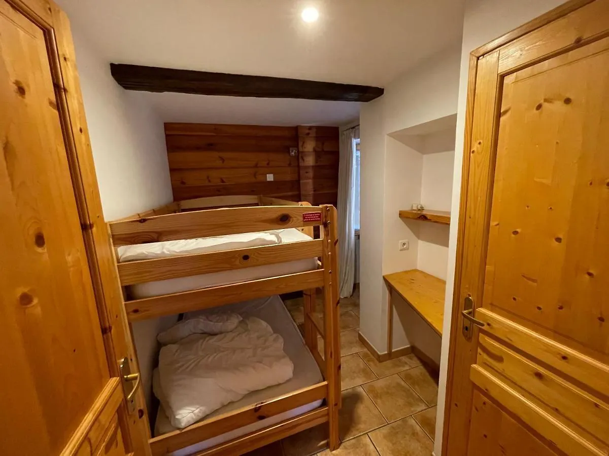 Le Blizzard Bel Appartement Avec Grande Terrasse Dans Vieille Ferme De Montagne Renovee Les Orres 0*,